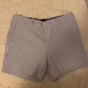 Striped, mid rise, fitted preppy shorts